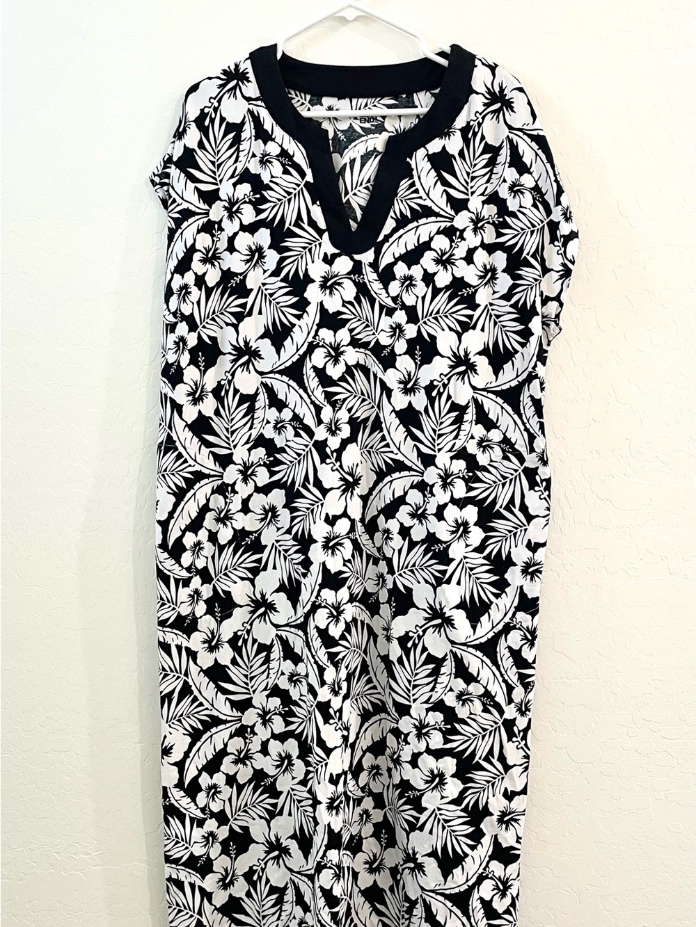 Lands End Swim Cover Black & White Floral Maxi Dress with V-Notch Neck